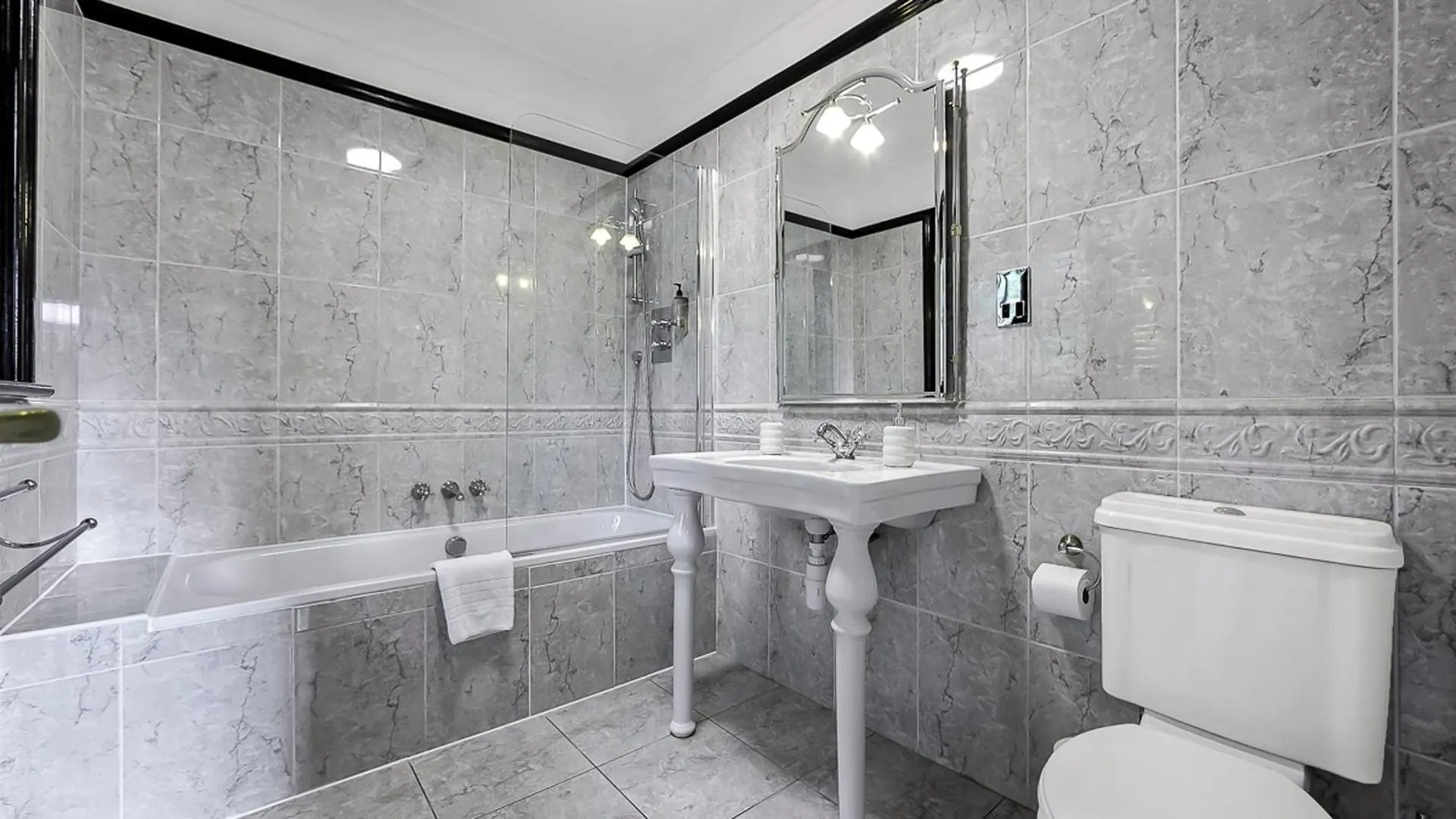 Tudor Grange Bournemouth Semesterbostad
