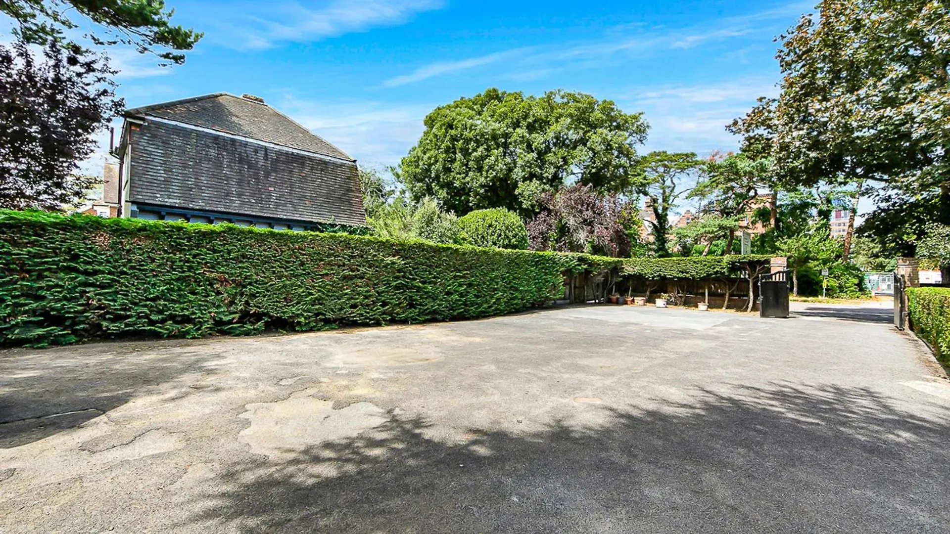 Semesterbostad Tudor Grange Bournemouth